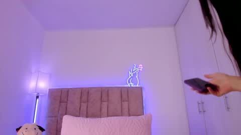 Snapshot of dannate1 chatting on February 16, 12:41 am danna  online show from February 16, 12:41 am