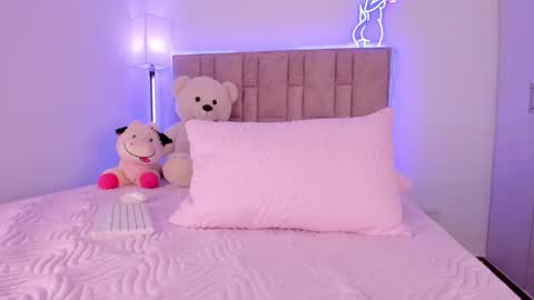 Snapshot of dannate1 chatting on March 2, 11:20 pm danna  online show from March 2, 11:20 pm