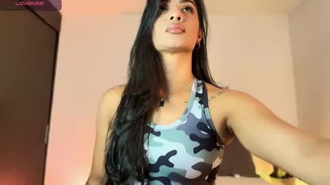Snapshot of dannawells chatting on October 19, 2:44 pm Danna Wells online show from October 19, 2:44 pm