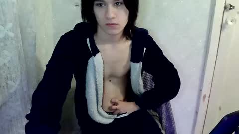 Snapshot of danniielll chatting on December 11, 2:11 pm HilmarZ online show from December 11, 2:11 pm