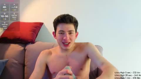 Snapshot of danny__magic chatting on October 5, 1:51 pm danny__magic online show from October 5, 1:51 pm