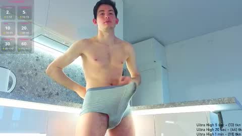 Snapshot of danny__magic chatting on October 11, 7:24 am danny__magic online show from October 11, 7:24 am