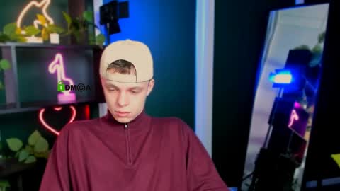 danny_dark1 online show from April 7, 4:47 am