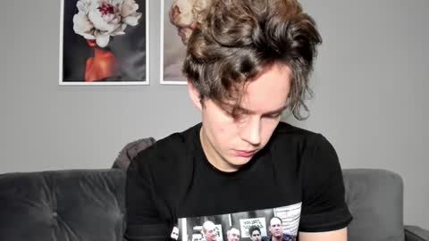 Snapshot of danny_love01 chatting on December 15, 8:58 pm danny online show from December 15, 8:58 pm
