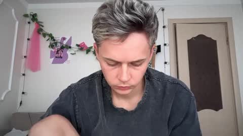 Snapshot of danny_love01 chatting on September 11, 1:12 pm danny online show from September 11, 1:12 pm