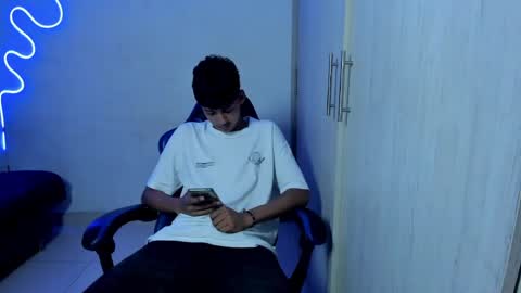 dante_martinez1 online show from April 11, 8:46 pm