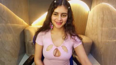 Snapshot of dany_r_ chatting on October 23, 1:34 pm Dany online show from October 23, 1:34 pm