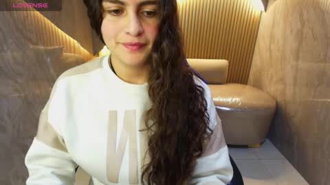 Snapshot of dany_r_ chatting on October 13, 1:35 pm Dany online show from October 13, 1:35 pm