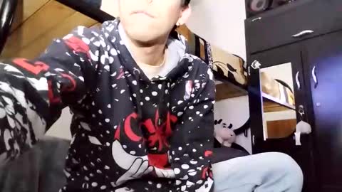 Daniel online show from April 24, 9:39 pm