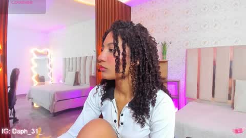 Snapshot of daphnne_tay chatting on October 1, 3:16 am dhapnne online show from October 1, 3:16 am