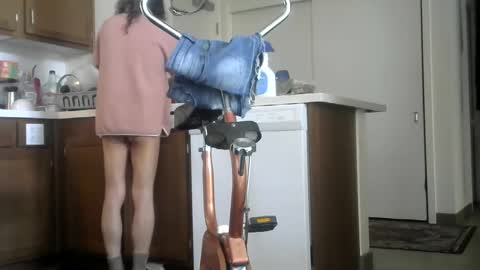 Betty and Robert Play time online show from December 11, 7:03 pm