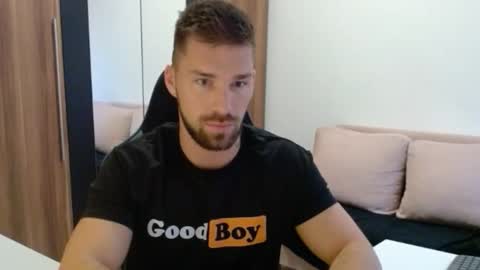 darius_94 online show from November 18, 6:16 am