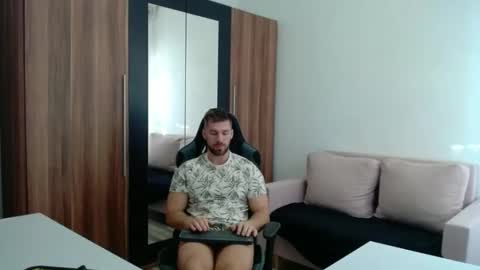 darius_94 online show from March 3, 7:26 am