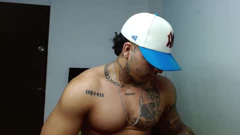 Darius Phoenix  online show from December 3, 11:16 pm