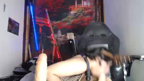 Snapshot of dark_doll5 chatting on December 22, 9:42 pm dark_doll5 online show from December 22, 9:42 pm