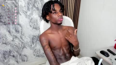 dark_fantasy9 online show from April 13, 2:49 am