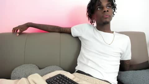 dark_fantasy9 online show from April 3, 8:27 pm