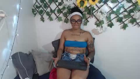 dark_flama online show from June 29, 5:37 am