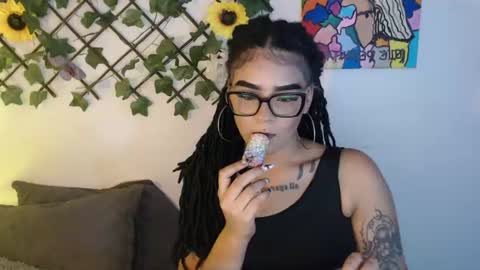 dark_flama online show from July 22, 12:13 am