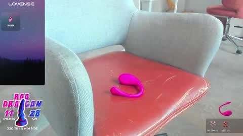 Snapshot of dark_greens chatting on March 7, 12:34 pm dark greens online show from March 7, 12:34 pm