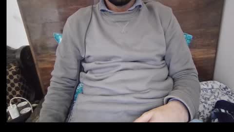 just a guy online show from February 3, 7:07 am