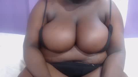 darkgiantmelanin online show from April 21, 1:42 am