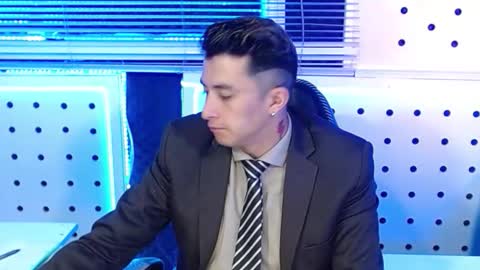 DARKO0717 online show from November 18, 12:30 pm