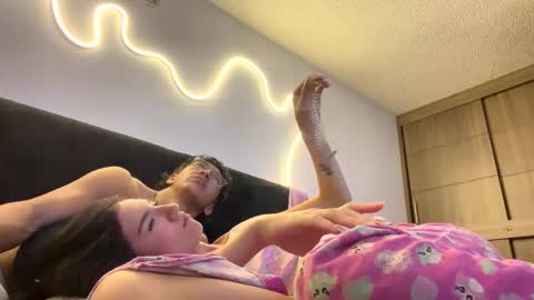 darkpleasuress online show from October 3, 7:16 am