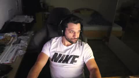 Snapshot of darkschneider_ chatting on October 5, 9:33 pm darkschneider_ online show from October 5, 9:33 pm