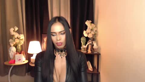 Snapshot of darksoul_mistress chatting on February 3, 2:02 pm HAPPY BIRTHDAY MISTRESS MADRIANA online show from February 3, 2:02 pm