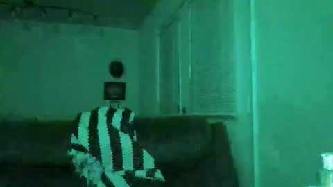 darkwhiskeysipper689 online show from March 8, 6:28 am