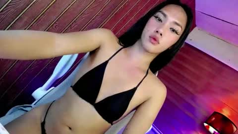 its me monica online show from April 12, 1:09 am