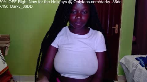 Snapshot of darky_36dd chatting on September 29, 7:07 am  exclusive sexual content -- IGTwitterX darky 32dd online show from September 29, 7:07 am