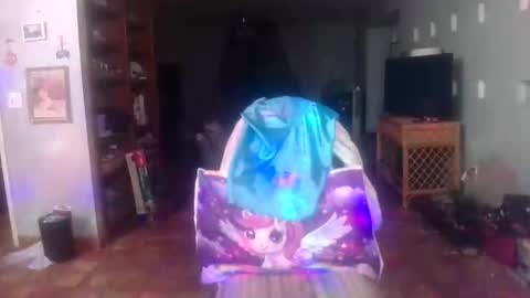 darla_darling1222101 online show from April 9, 2:15 am