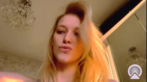 Snapshot of darlingdarinka chatting on March 10, 1:43 pm D online show from March 10, 1:43 pm