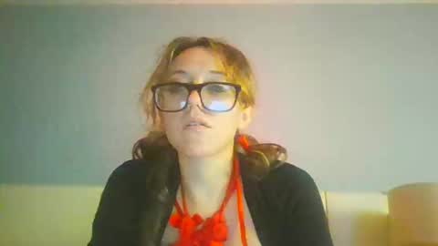 darnette_daisy online show from November 23, 8:34 am