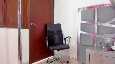 Snapshot of dashafoxxx chatting on February 26, 4:38 pm Dasha Foxxx online show from February 26, 4:38 pm