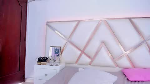 Snapshot of dashafoxxx chatting on September 25, 2:02 pm Dasha Foxxx online show from September 25, 2:02 pm