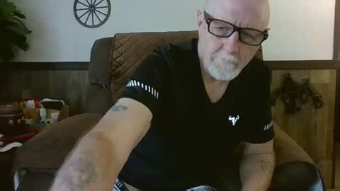 dave571960 online show from June 13, 10:25 am
