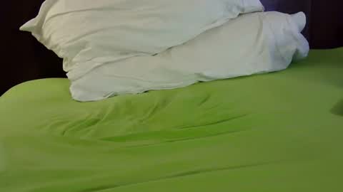 dave77a2400 online show from April 1, 2:14 pm