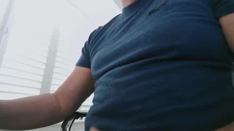 davesu12345 online show from April 27, 8:12 am