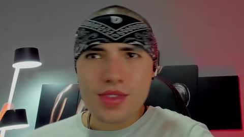 David Jons online show from February 7, 12:42 am