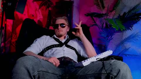 Vincente online show from April 17, 9:50 pm