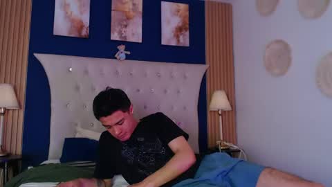 David Sandoval online show from April 13, 3:33 am