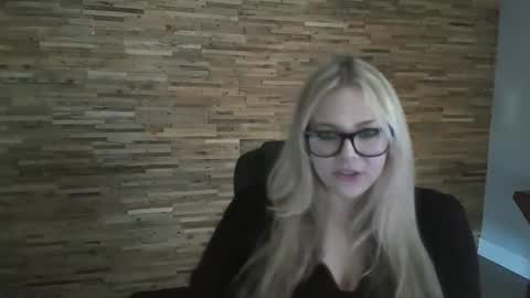 Snapshot of davinadeep chatting on October 15, 10:21 pm Davina online show from October 15, 10:21 pm