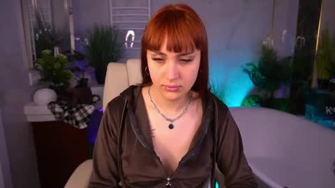 DawnGwin      Sasha online show from May 7, 10:33 am