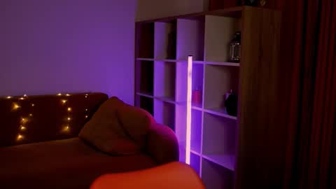 dayanaro online show from March 10, 7:02 am