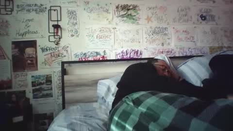 dbeamon92 online show from April 16, 12:05 pm