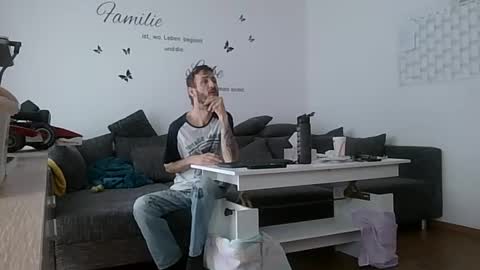 robert online show from March 29, 12:18 pm