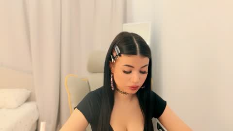 Adel online show from July 28, 7:04 pm